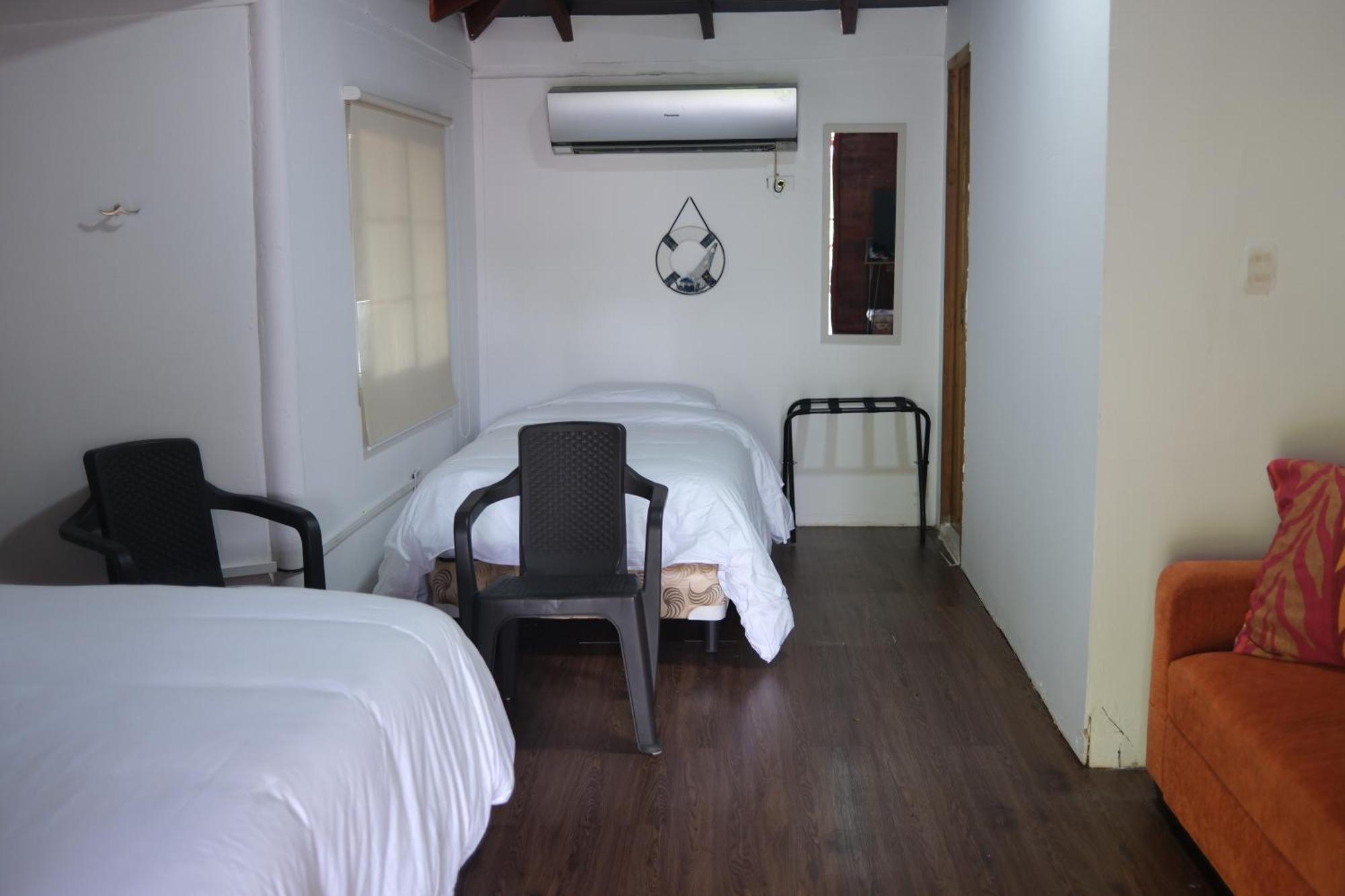 El Arca De Pachue Hostel Пунта Чаме Екстериор снимка
