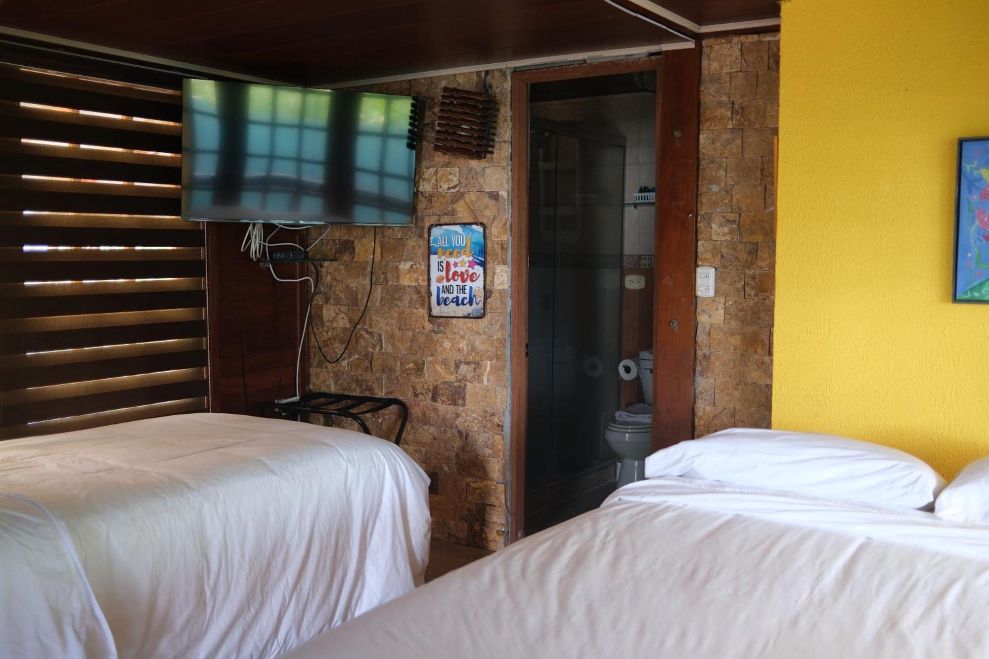 El Arca De Pachue Hostel Пунта Чаме Екстериор снимка